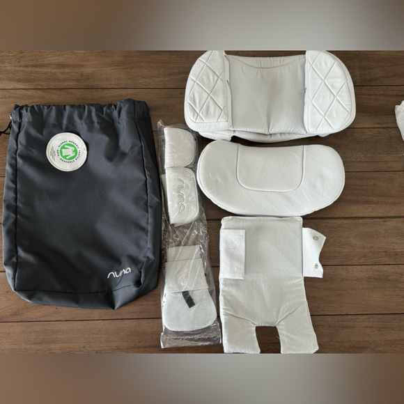 NWT NUNA REVV INFANT CARSEAT INSERTS - Picture 2 of 4